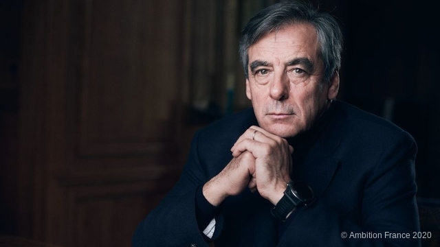 Pour François Fillon, le "totalitarisme islamique" est responsable d'une "crise de société". Antoine Doyen pour L'Express