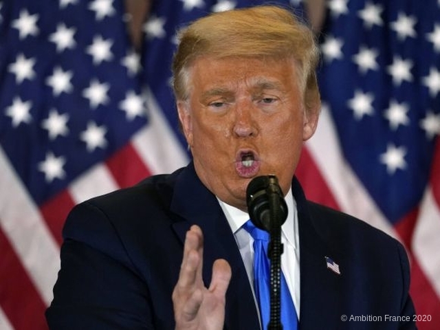 Donald Trump lors de son intervention depuis la Maison Blanche, mercredi peu avant 2h30 du matin à Washington. © Sipa Press Donad Trump