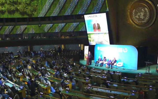 Le président turc, Recep Tayyip Erdogan, prononce un discours lors du sommet de l'ONU pour le climat, le 23 septembre 2019 à New York (Etats-Unis). (MURAT KULA / ANADOLU AGENCY / AFP)