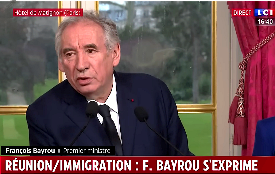 Algérie : François Bayrou demande le "réexamen des accords de 1968"