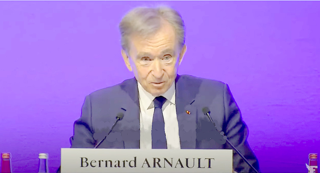 Bernard Arnault fustige la hausse prévue des impôts sur les entreprises françaises